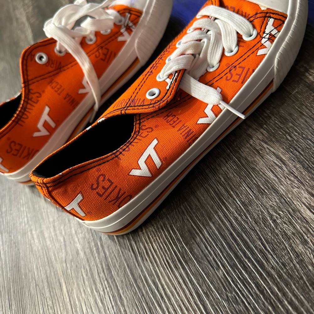 Women’s VT Sneakers - Picture 5 of 7